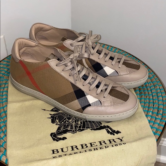 women's burberry shoes on sale